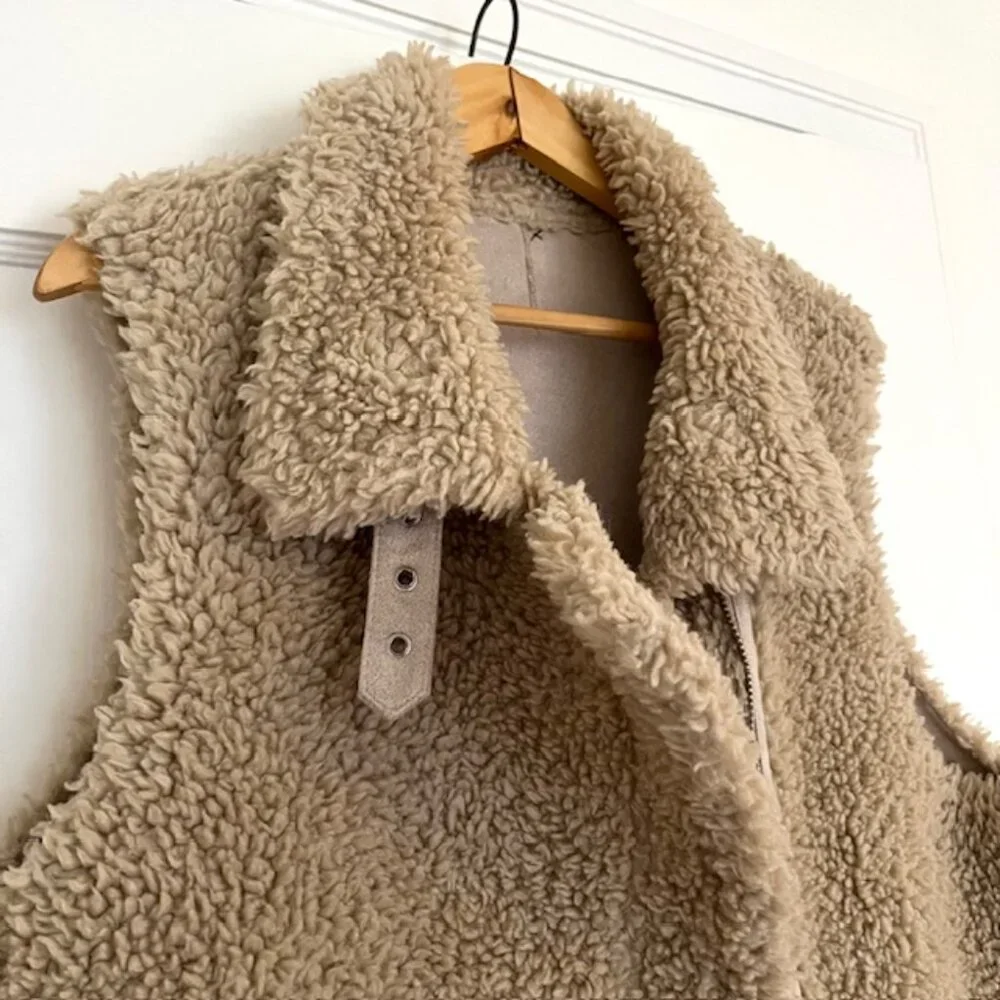 Genuine Sherling Wool Vest with Buckle Collar | Size Medium - Picture 4 of 10